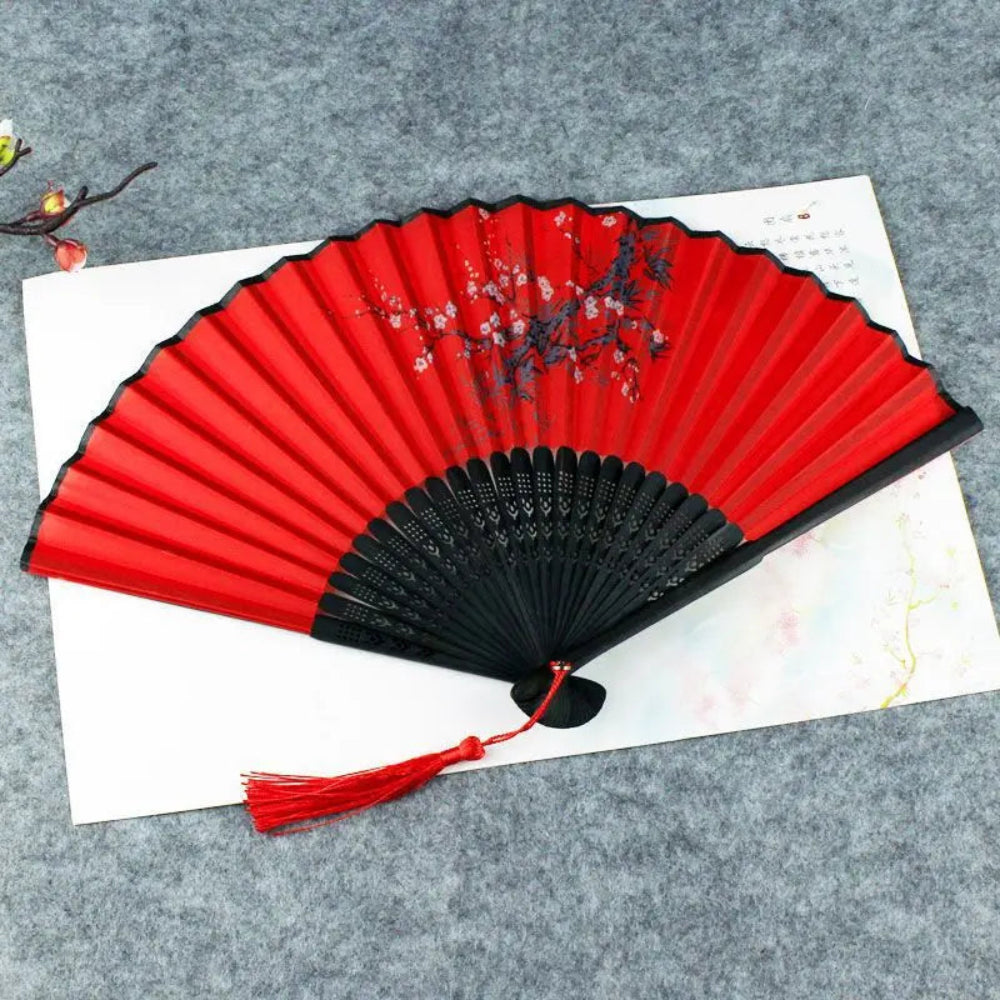 Leque de Mão Dobrável Estilo Oriental com Borla Colorida – Leque Feminino Vintage de Seda