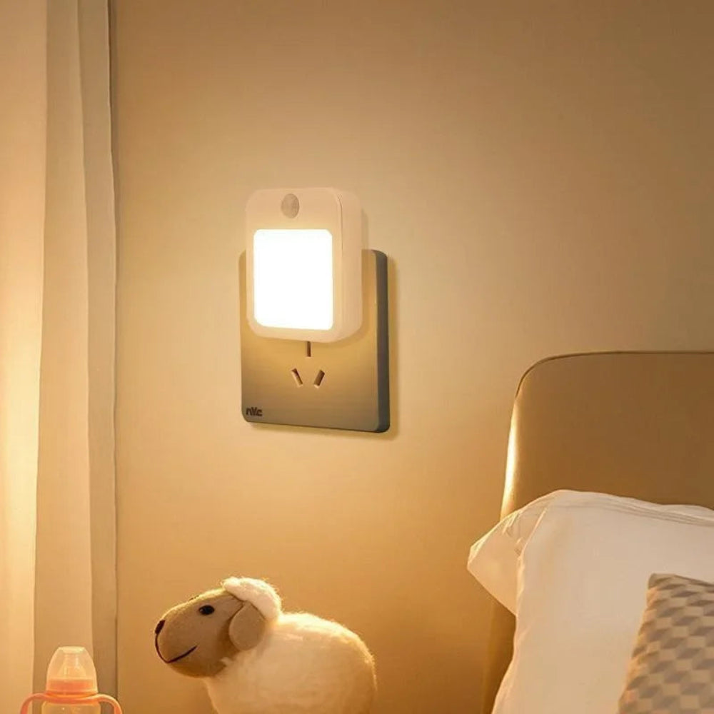 Luz Noturna LED Sensor Movimento - Quente/Frio, Regulável, Tomada EU