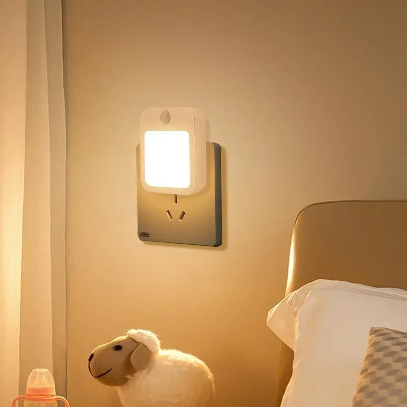 Luz Noturna LED Sensor Movimento - Quente/Frio, Regulável, Tomada EU