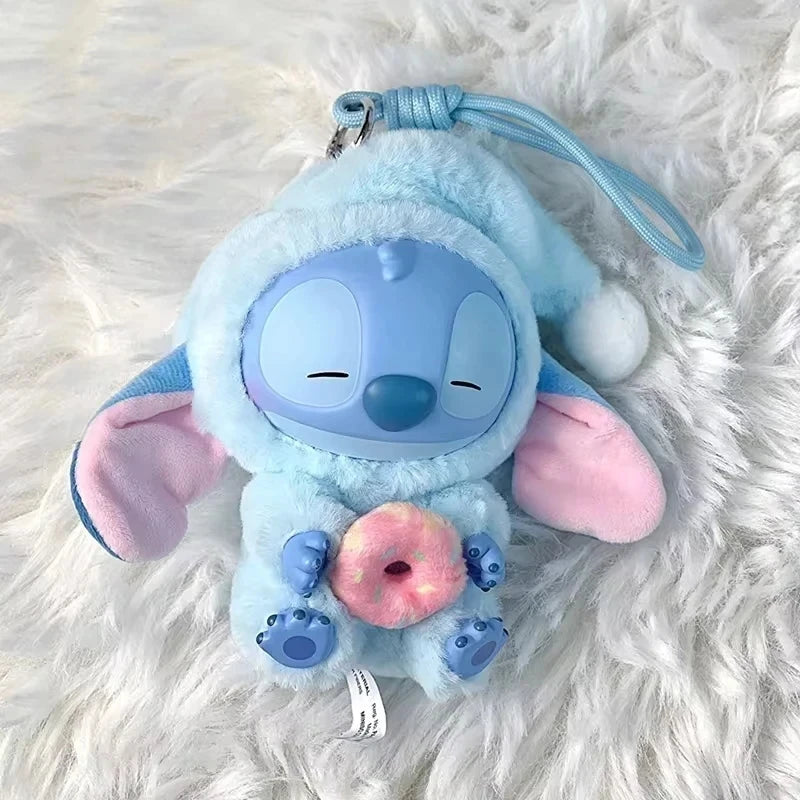 Disney Stitch Eat Something Before Sleep: Blind Box com Pendente de Peluche